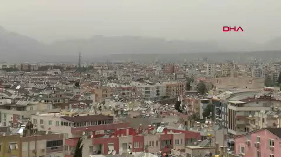 Kuzey Afrika'dan gelip bir şehri toz altında bıraktı 1
